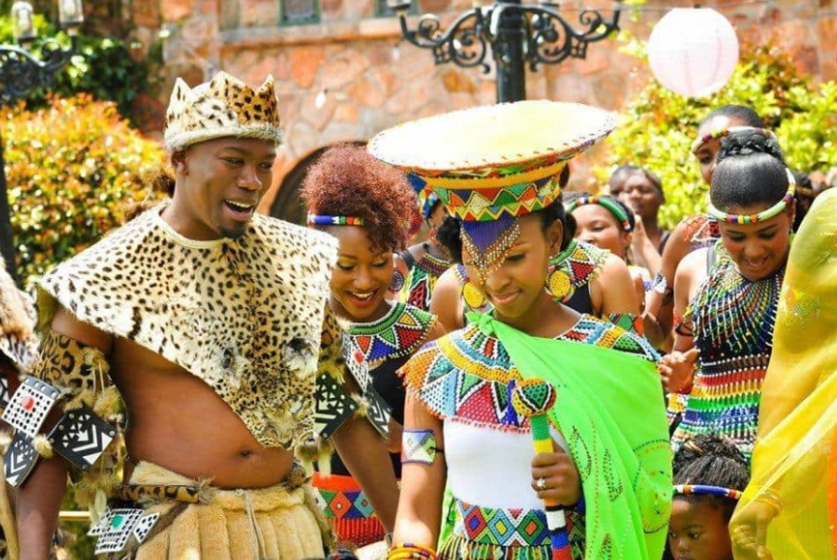 Традиции африки. ЮАР Зулусы. ЮАР племена Зулусы. Свадьба в ЮАР. Свадьба в африканском племени.