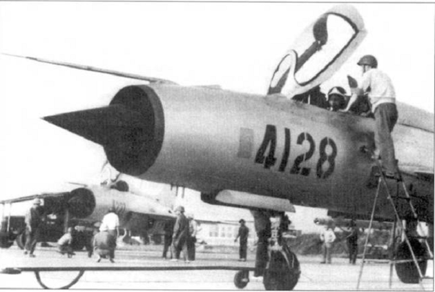 Самолеты МиГ-21 во Вьетнаме