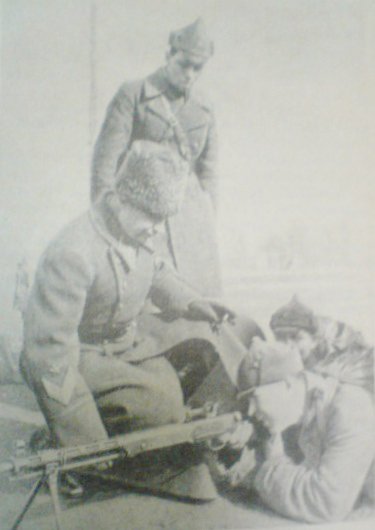 М.П. Кирпонос знакомится с боевой подготовкой бойцов, март 1941 г., Источник: reibert.info