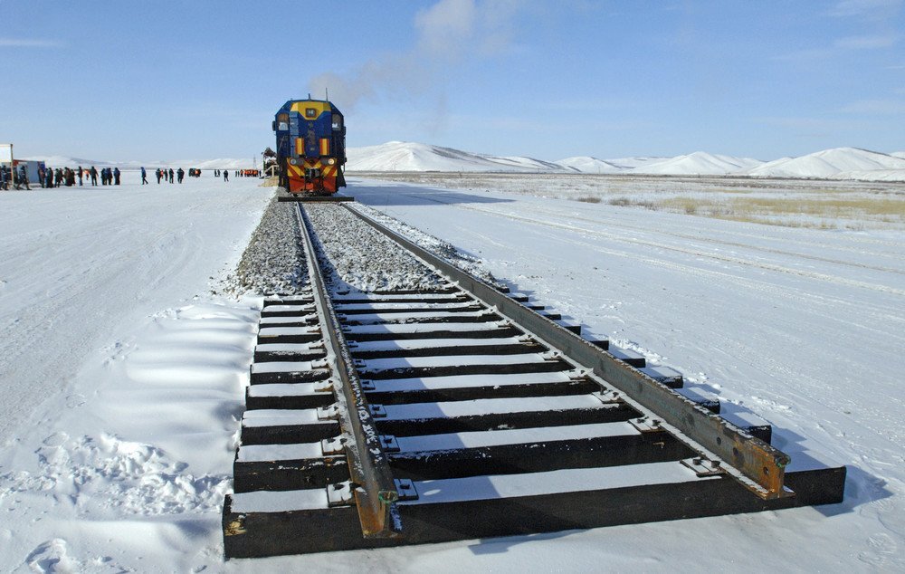 Строить новую железнодорожную магистраль. Амуро-Якутская железная магистраль. Амура-Якутская железнаяд дорога. Транссибирская магистраль зона вечной мерзлоты. Трасса Обская Бованенково.