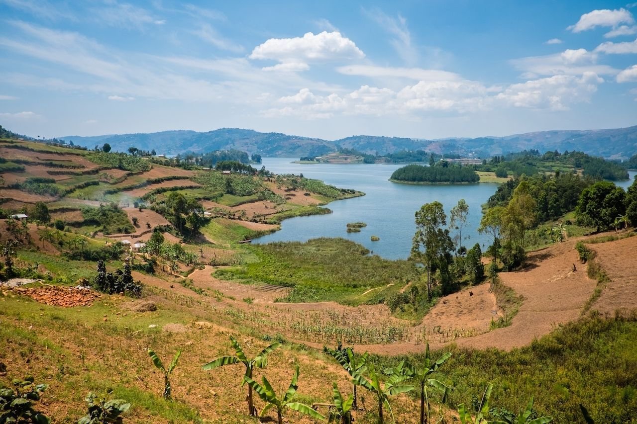 Восточно африканские озера. Озеро Киву Руанда. Озеро Киву Конго. Озеро Киву в Африке. Озеро Киву (Руанда и Демократическая Республика Конго).