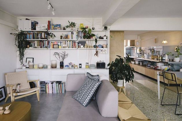 Небольшая квартира для одинокого проживания превращается в веселый семейный дом