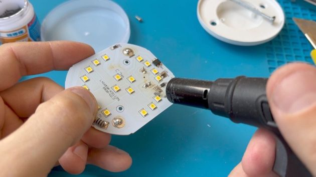Как починить лампочку со сгоревшим светодиодом без использования паяльника