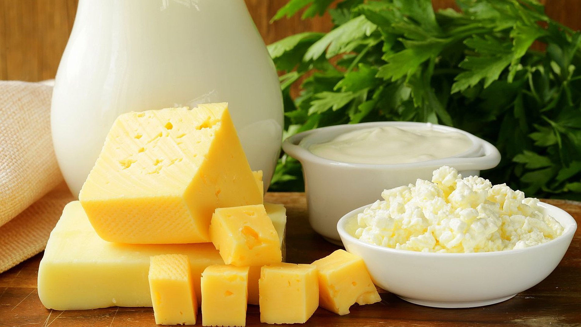 Творог сливки масло. Молочный продукт. Сыр и молочные продукты. Молоко сыр масло. Молочные продукции.