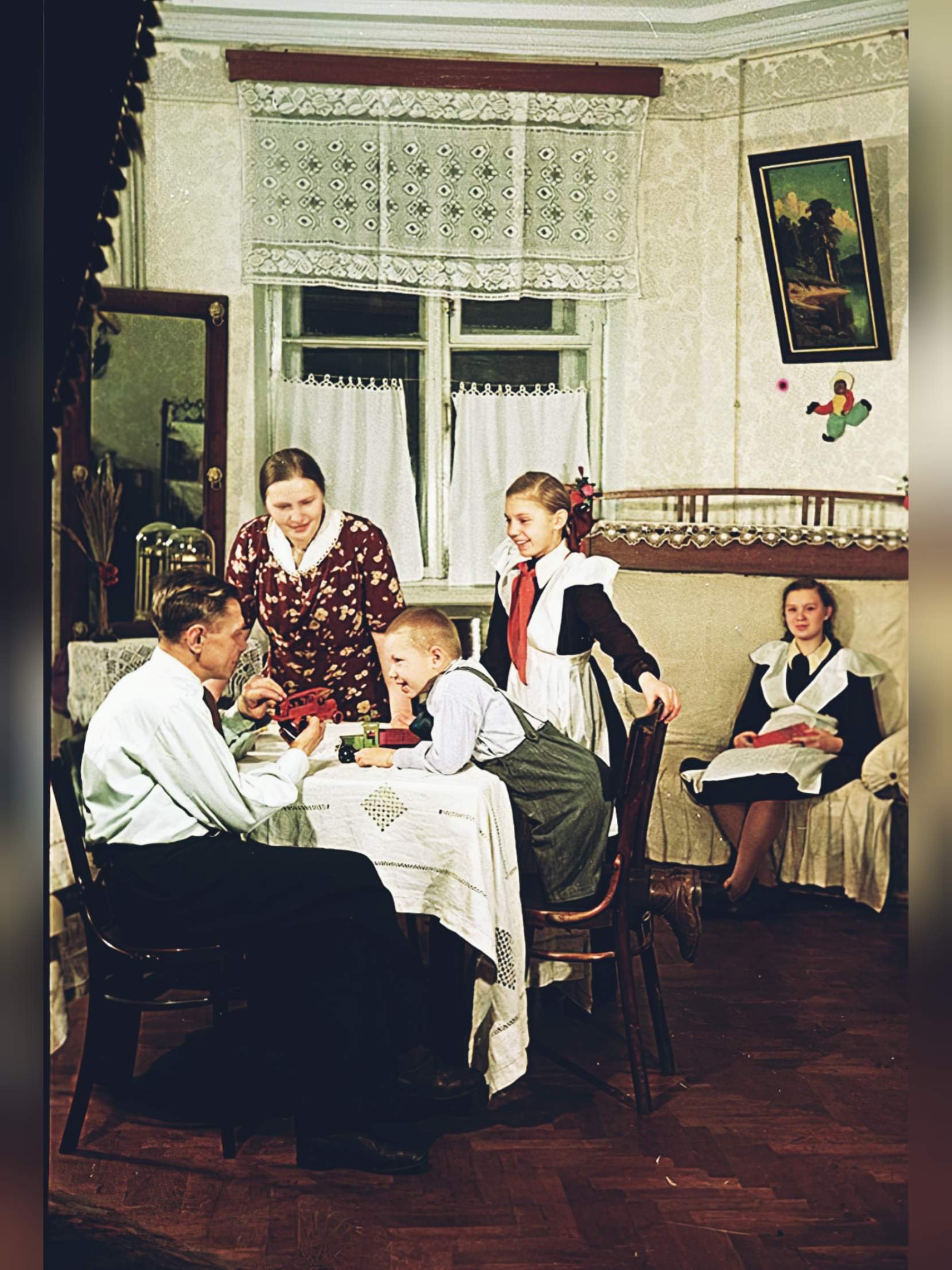 70 года как жили. Советская семья. Советский быт. Быт советских людей. Советские квартиры 1950-х.