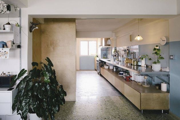 Небольшая квартира для одинокого проживания превращается в веселый семейный дом