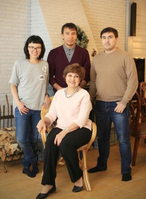 Мама Дмитрия, сестра Ирина и брат Константин