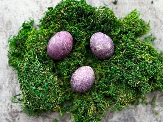 Как покрасить яйца в каркаде: натуральный способ на Пасху