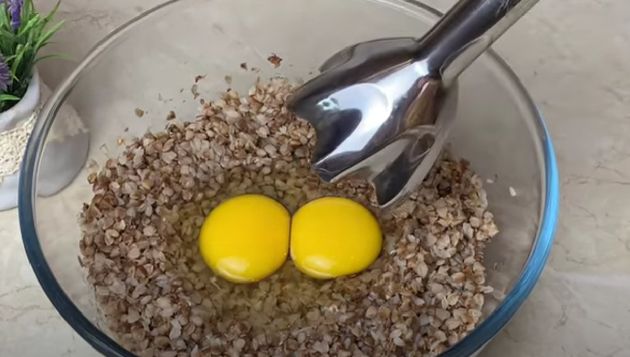 Беру стакан гречки и 2 яйца: простое и вкусное блюдо из гречи (мало кто так готовит)