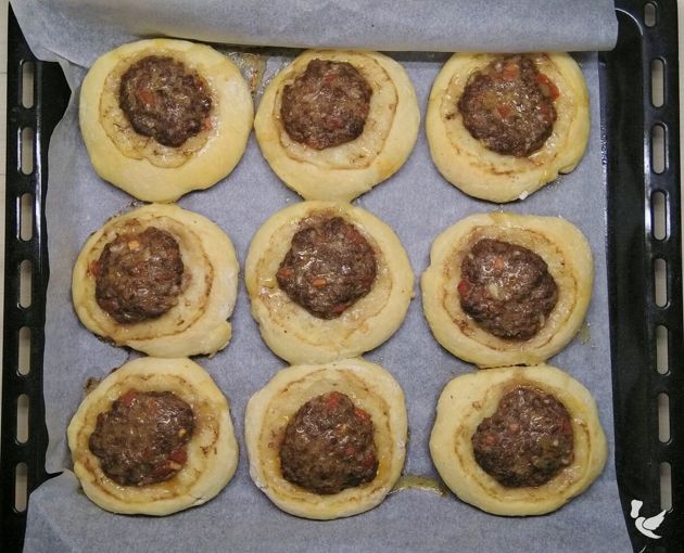Рецепт вкусных открытых арабских пирожков с мясом