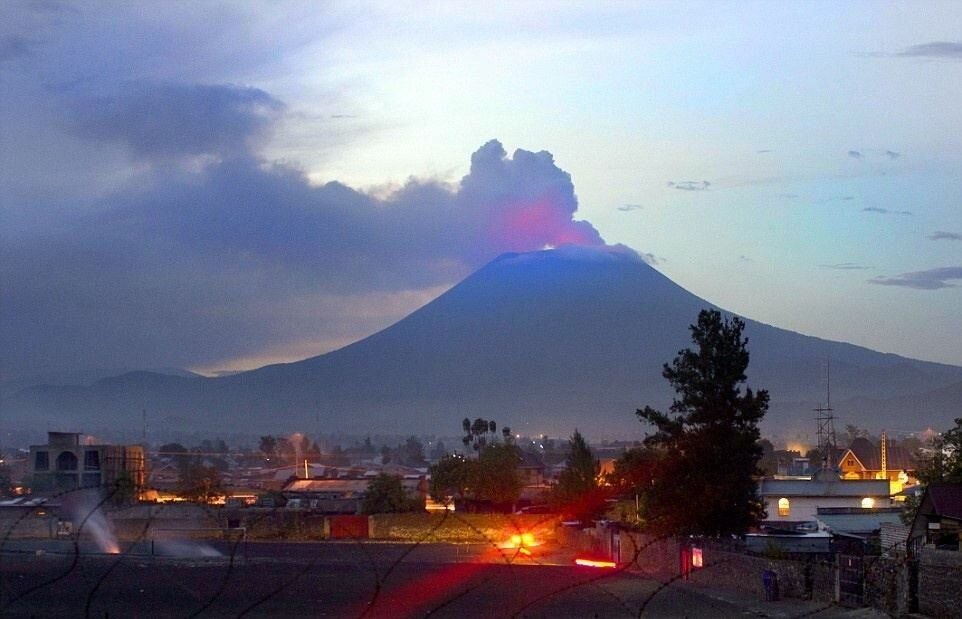 Вид на вулкан со стороны города Гомы/ © trend.az