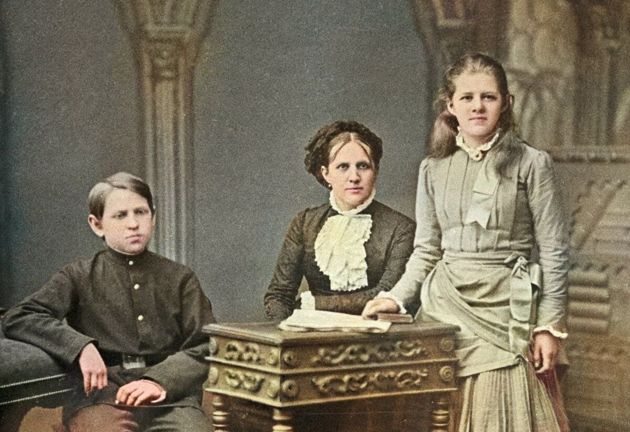 Анна Достоевская с сыном Федором и дочерью Любой