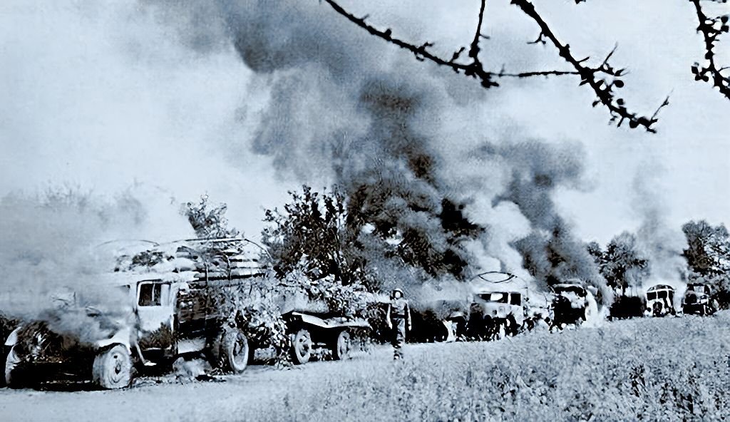 Огненные тараны Сибиряков 1944 года. Сгоревшая колонна армии Россан. Таран это в войне