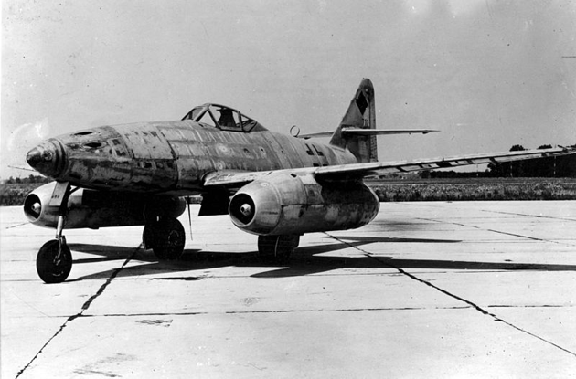 Реактивные истребители Ме-262. На таких немцы отвлекали американские самолеты прикрытия бомбардировщиков