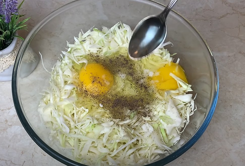 Беру капусту и два яйца: простое и вкусное блюдо из капусты (мало кто так готовит)