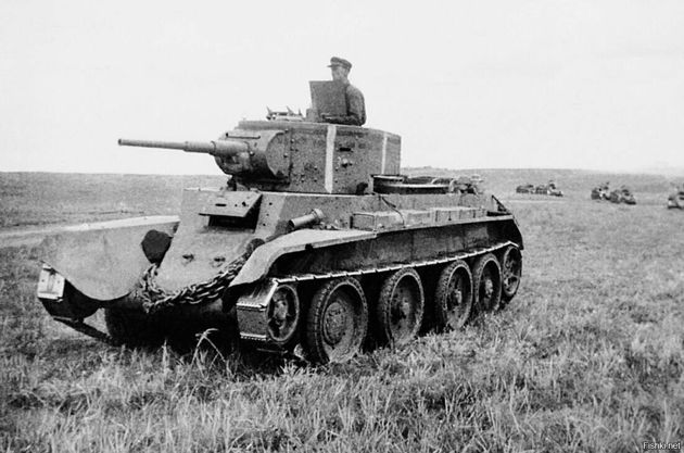 Как старенький БТ-7 Григория Найдина вступил в бой с колонной из 15 немецких танков. Чем закончилось противостояние