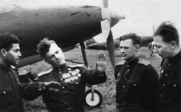 Почему летчик Николай Гулаев, после боя часто говорил: 