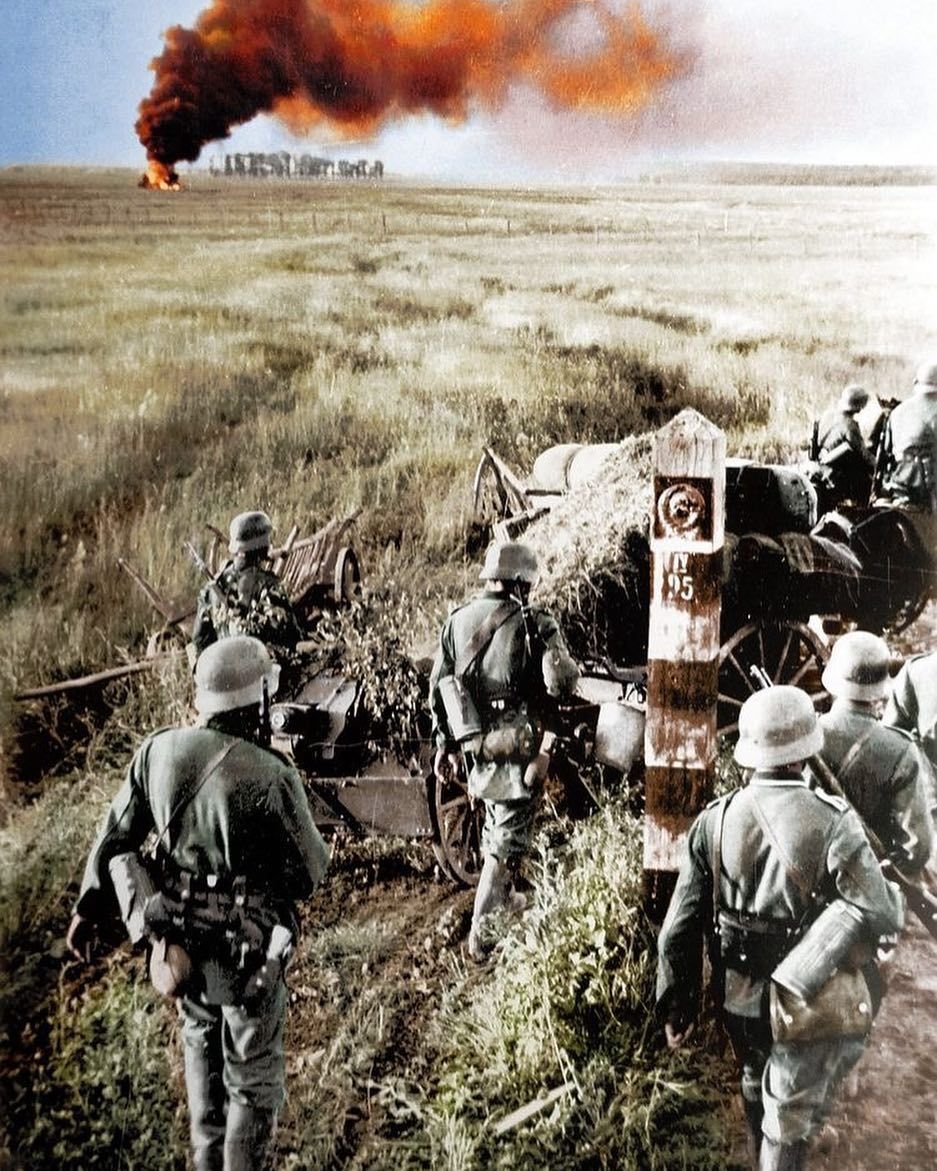 Первые дни великой. Немецкие войска пересекают границу советского Союза 22 июня 1941 1941. Немецкие солдаты 22 июня 1941. 22 Июня 1941 немецкие войска пересекают границу. Операция Барбаросса лето 1941.