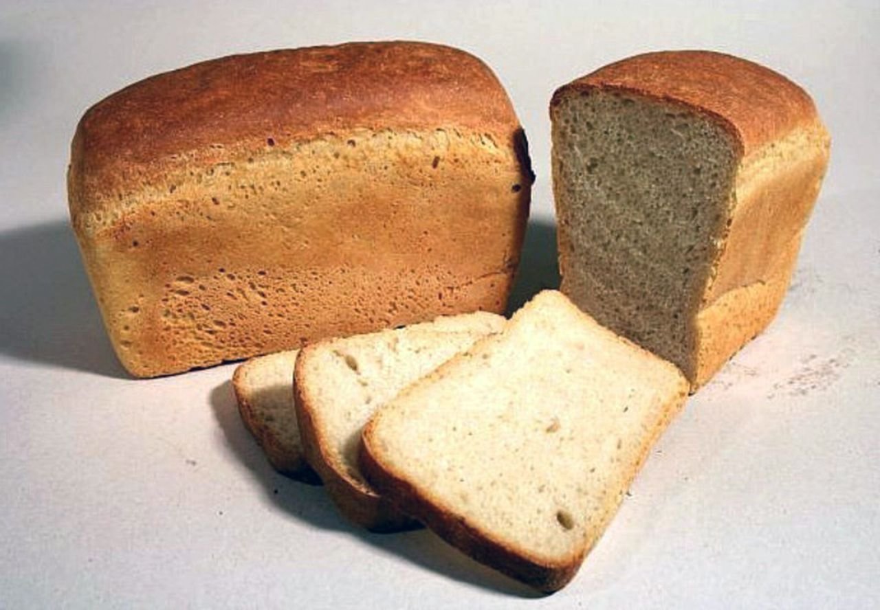 Четверо ножниц мягчайший хлеб поезжай быстрее пить. Белый хлеб СССР. Хлеб кирпичик. Хлеб Буханка. Буханка белого хлеба.
