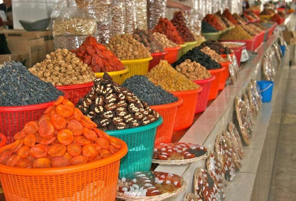 Узбекских оптом. Сиабский базар в Самарканде. Восточные базары в Самарканде. Чорсу Самарканд базар. Сиабский рынок в Самарканде.
