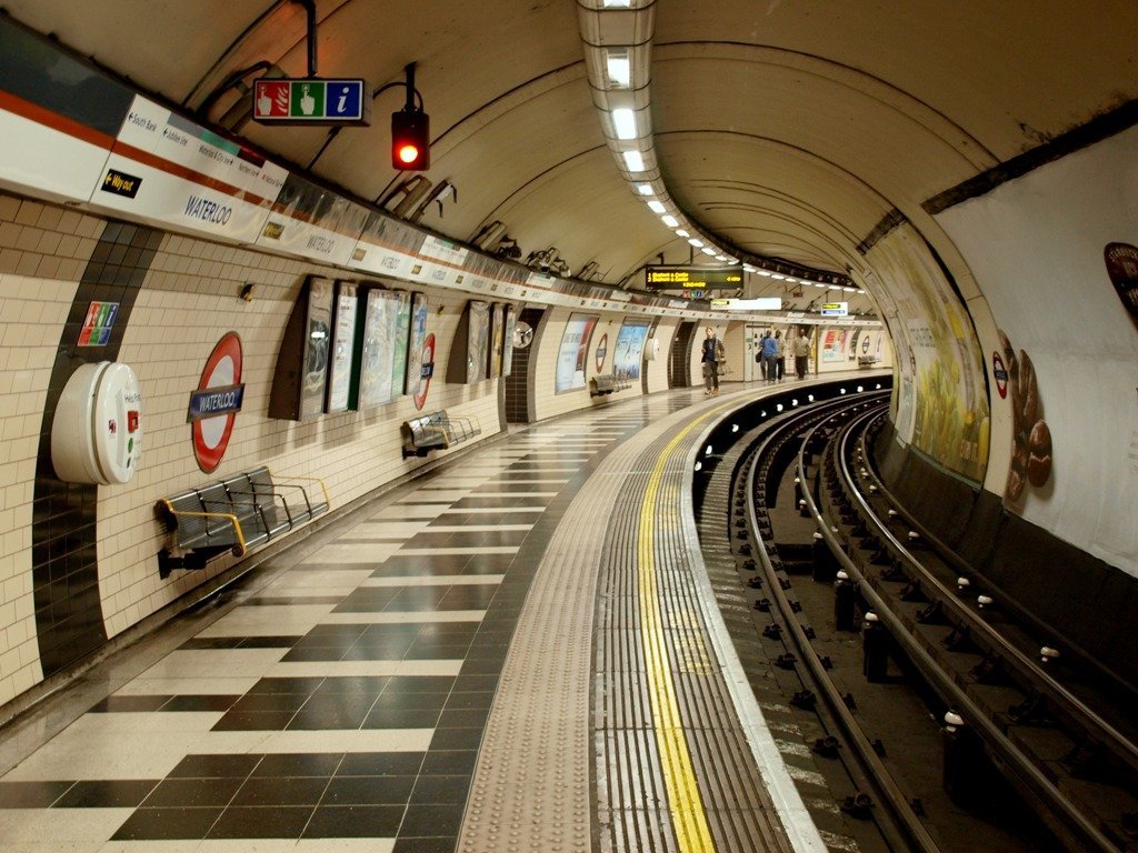 Проявить метро. Метро Лондона. Станции метро Лондона. Метро Великобритании. Станция метро в Англии.