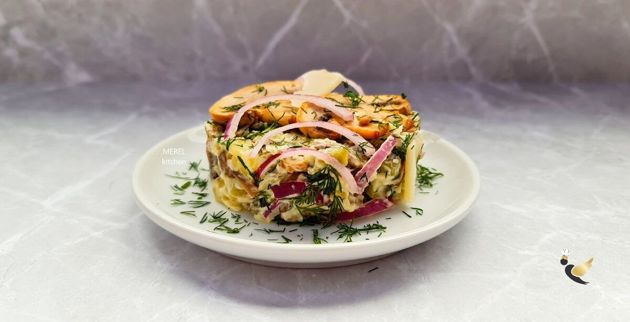Вкусный салат «Деревенский»: простой, готовится быстро, просто и все ингредиенты доступные