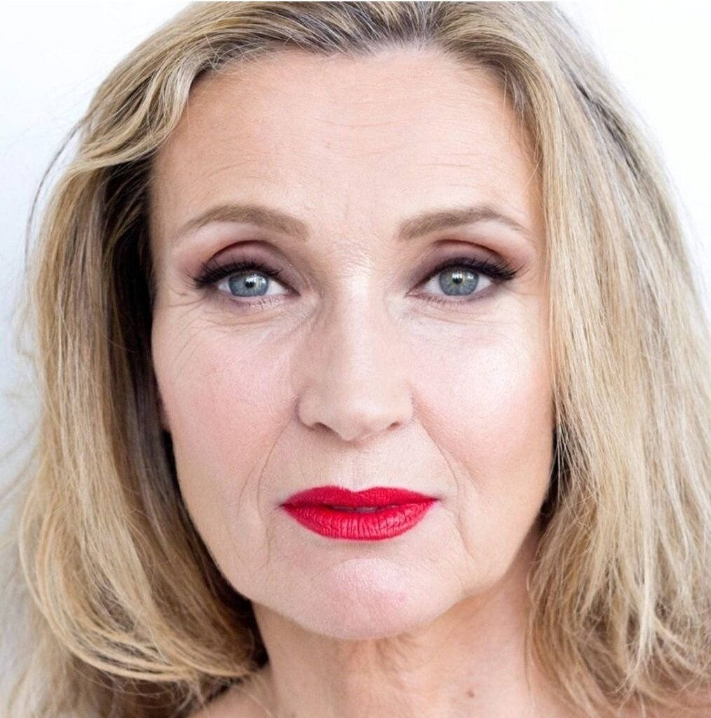 Ошибка макияжа, которую допускают в основном женщины 50+ и старше: омолаживающий прием, который может состарить