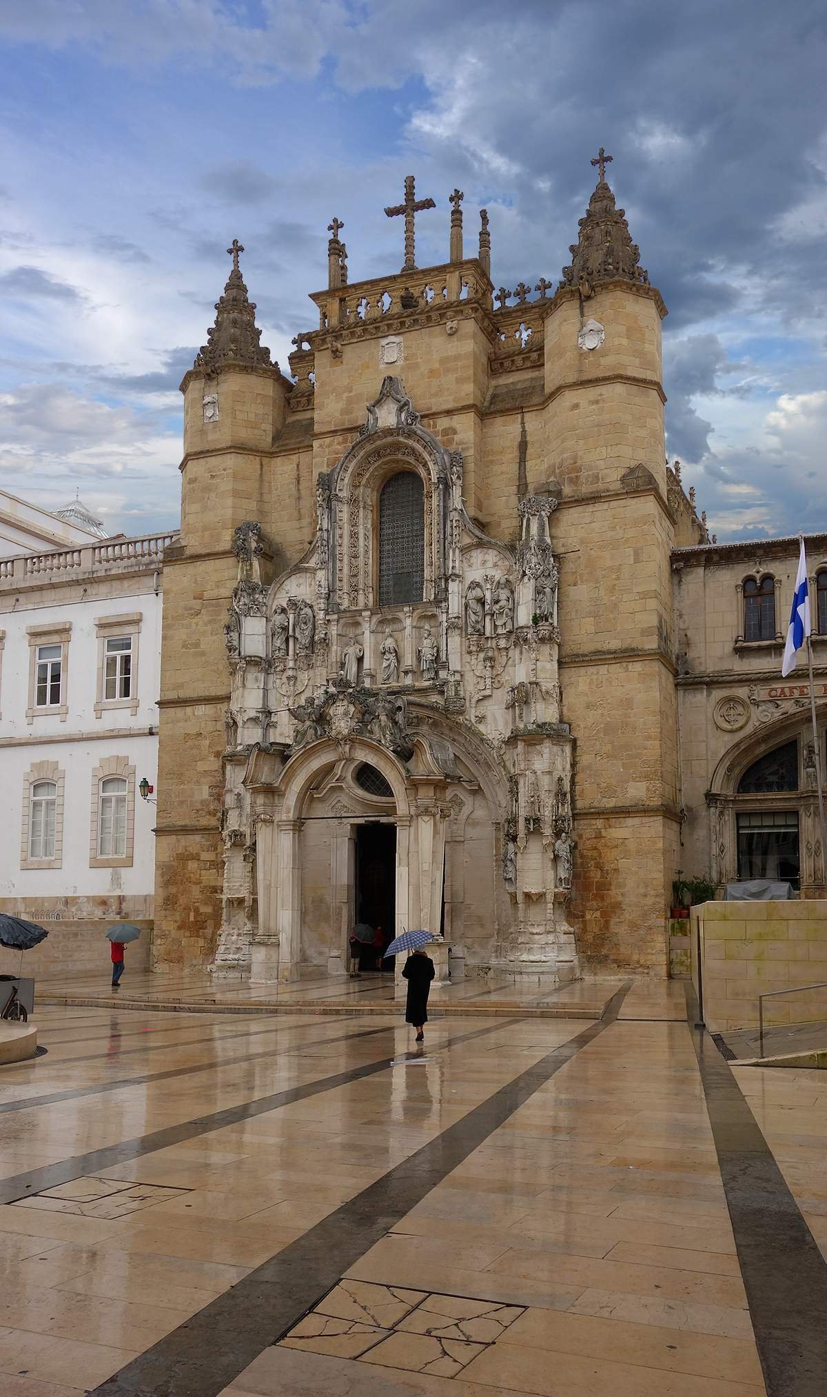 Церковь в Коимбре, Португалия.