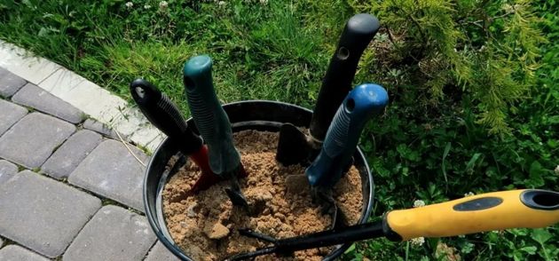 Как уберечь садовый инструмент от ржавчины