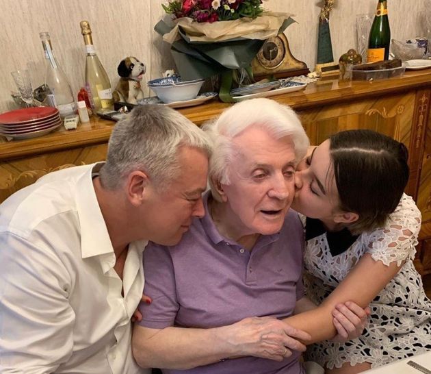 Уход жены в монастырь, потеря любимой дочери. Как сложилась жизнь Олега Стриженова и как он выглядит в 93 года