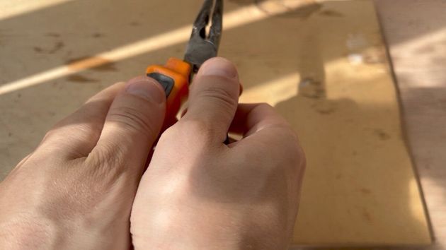 Как закрепить ручку плоскогубцев без клея от случайного снятия и проворота