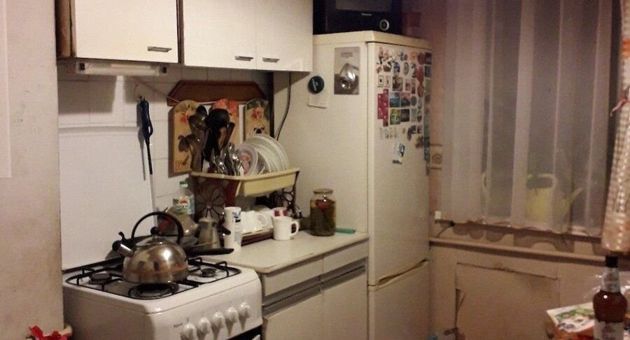 До и после. Неудачное преображение старой кухни. Очень смелый дизайн кухни, который понравится не каждому
