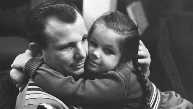 За несколько дней ДО. Последние фотографии Гагарина с семьей и прощальное письмо космонавта