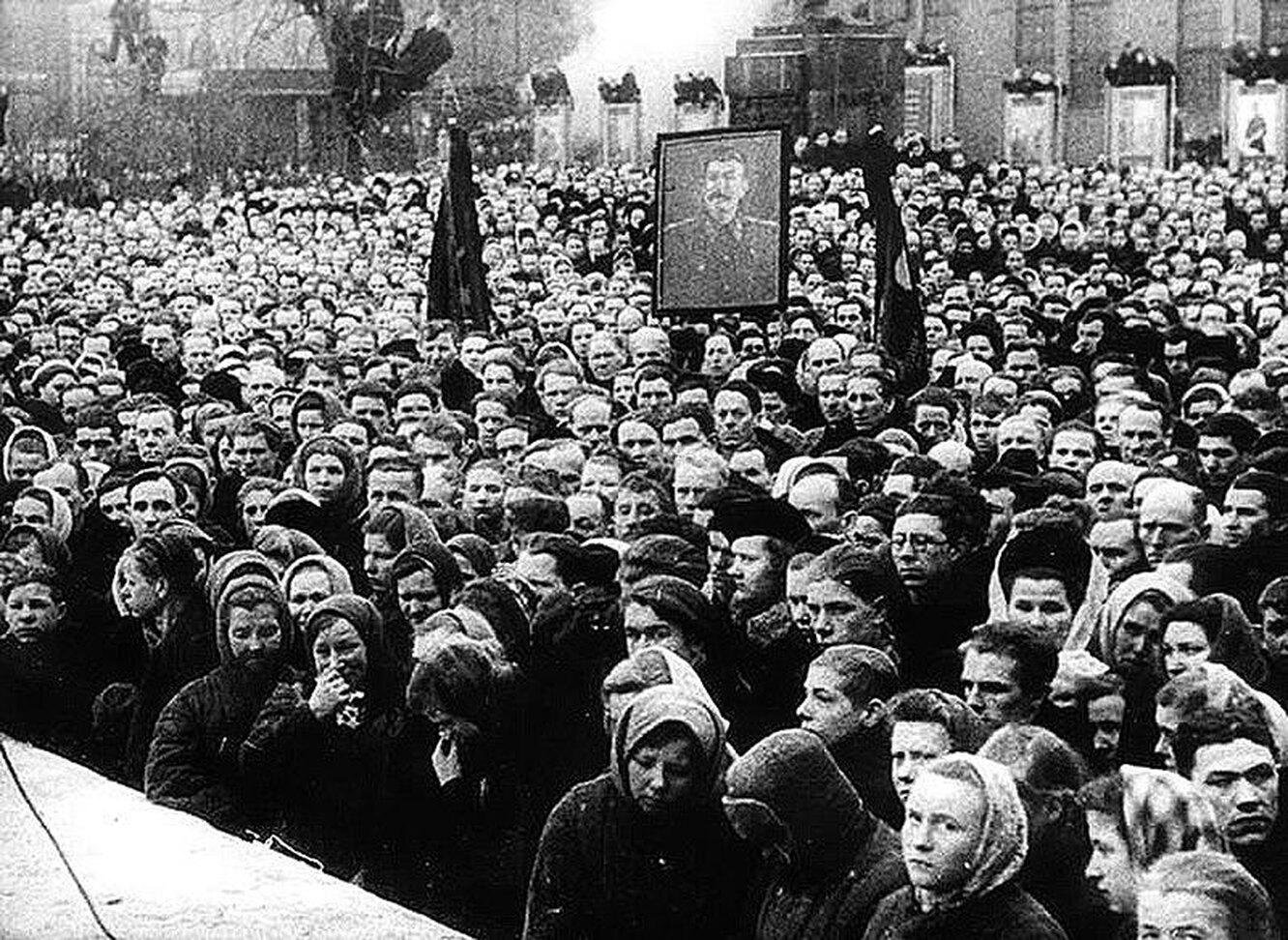 Сколько было на похоронах сталина. Похороны Сталина 1953. 1953 Москва похороны Сталина. Смерть Сталина 1953.