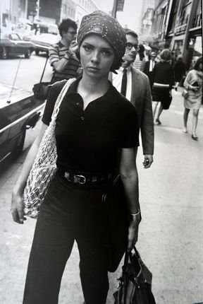 Незнакомка на улице Нью-Йорка в 1969 году