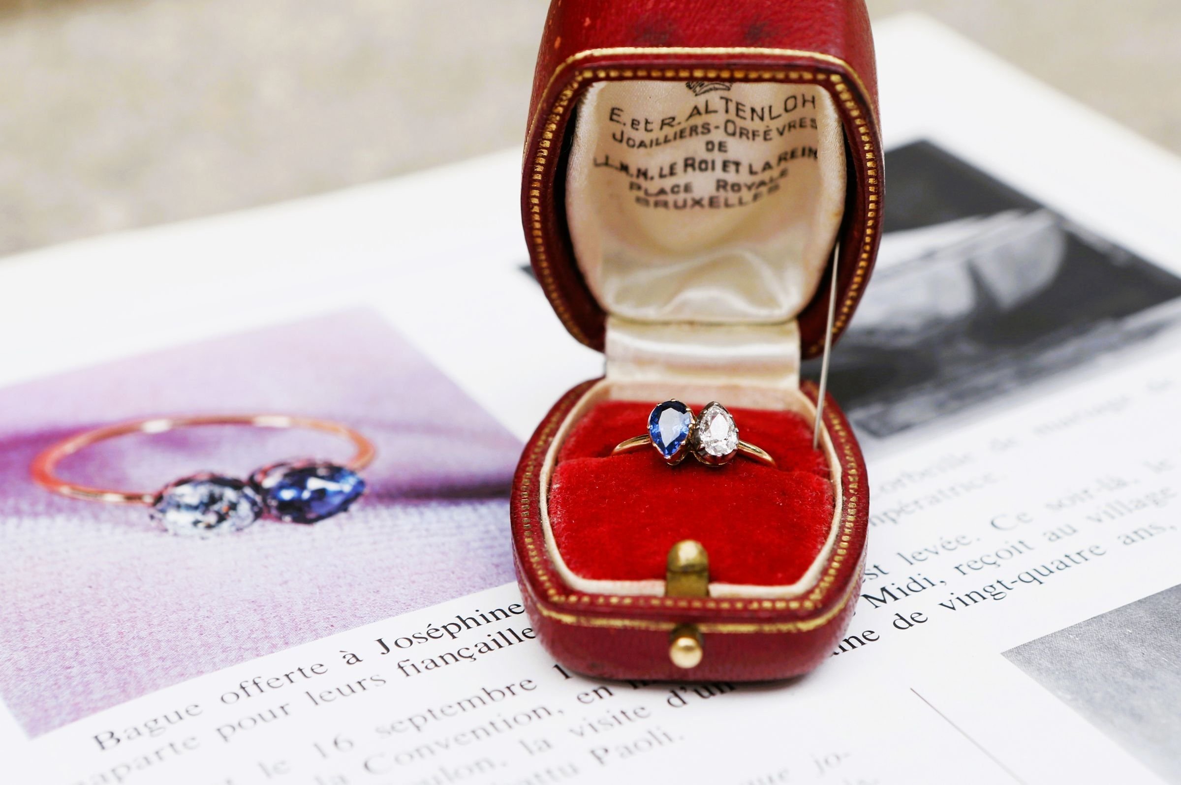 Подарок жене на 45. Кольцо Наполеона Жозефине. Кольцо toi et moi Наполеона. Обручальное кольцо Жозефины и Наполеона. Перстень Наполеона Бонапарта.
