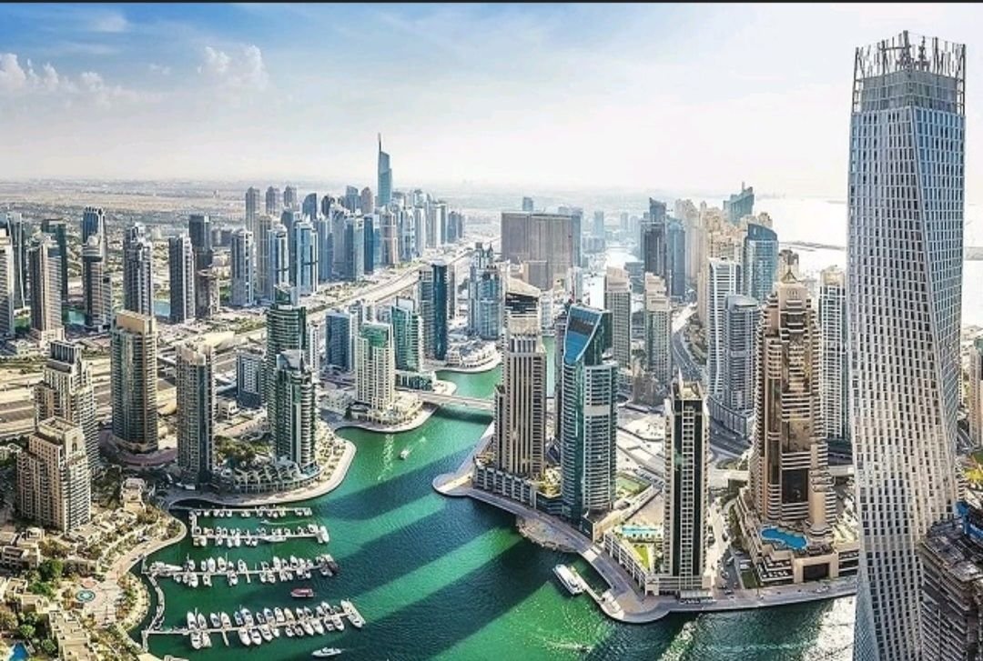 Dubai companies. Дубае шахри 2022. Дубай 2022 интервью. Новостройки Дубай 2022. Дубай размер города.