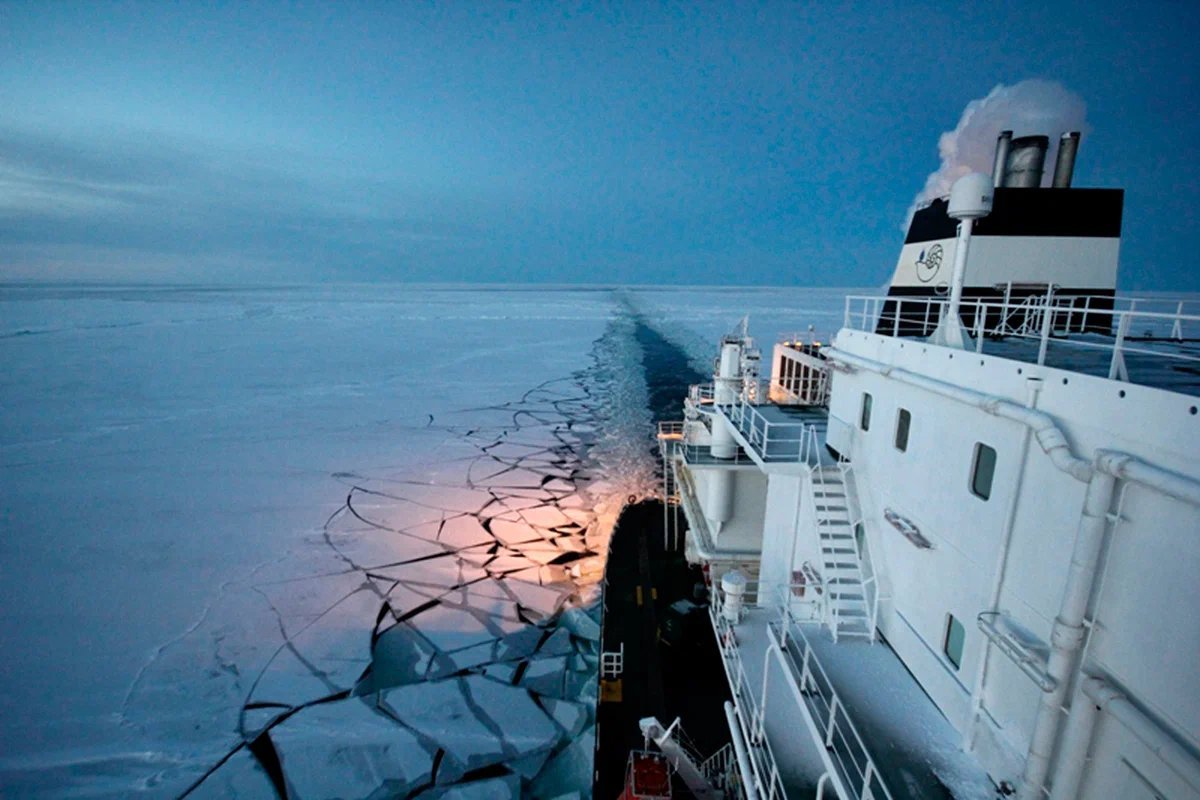 Морской транспорт пути. Обь Ривер танкер. Судоходство в Арктике. Арктика корабль. Морское судоходство в Арктике.