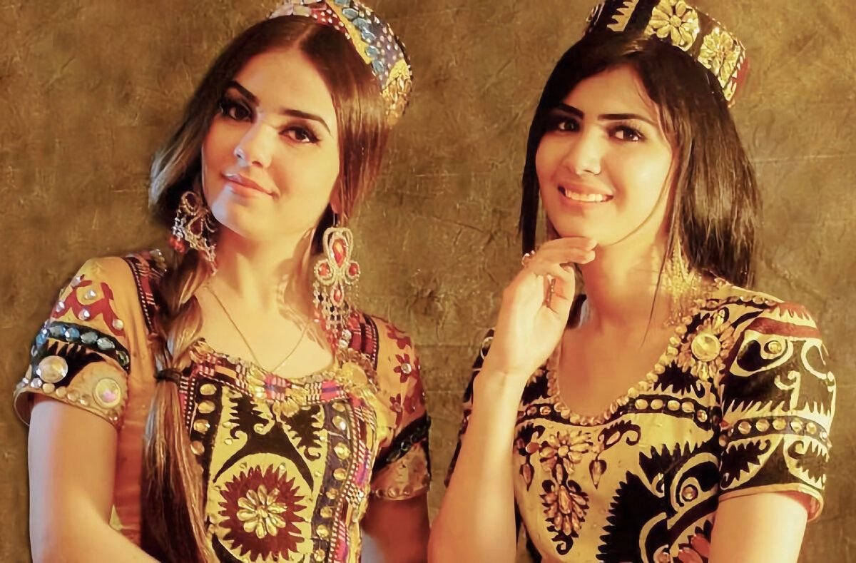 Туркмены и узбеки. Таджикские красавицы. Красавица таджичка. Таджикская внешность. Узбечка и таджичка разница.