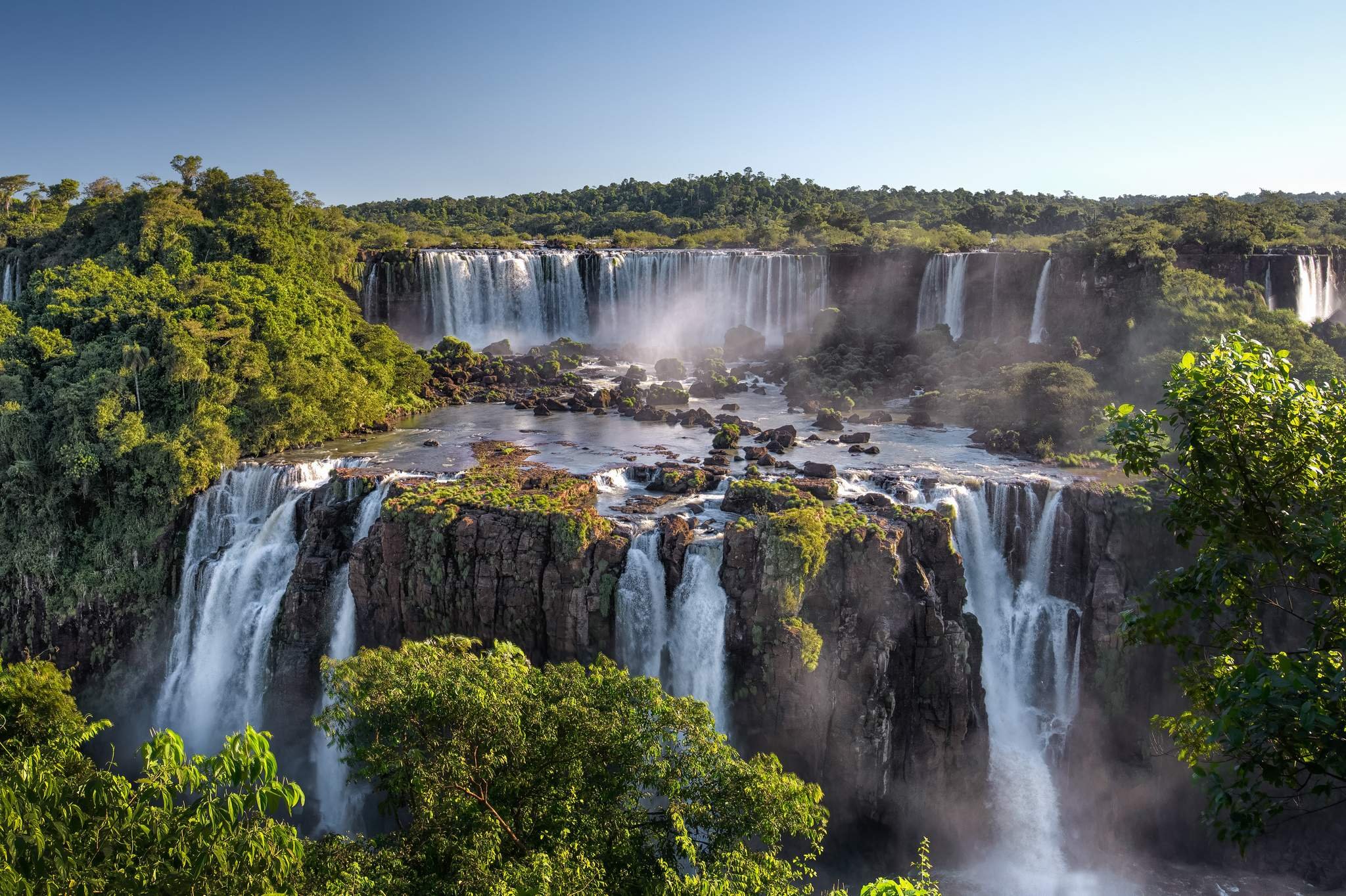 Природные объекты бразилии. Игуасу (национальный парк, Аргентина). Водопады Игуасу Аргентина Бразилия.