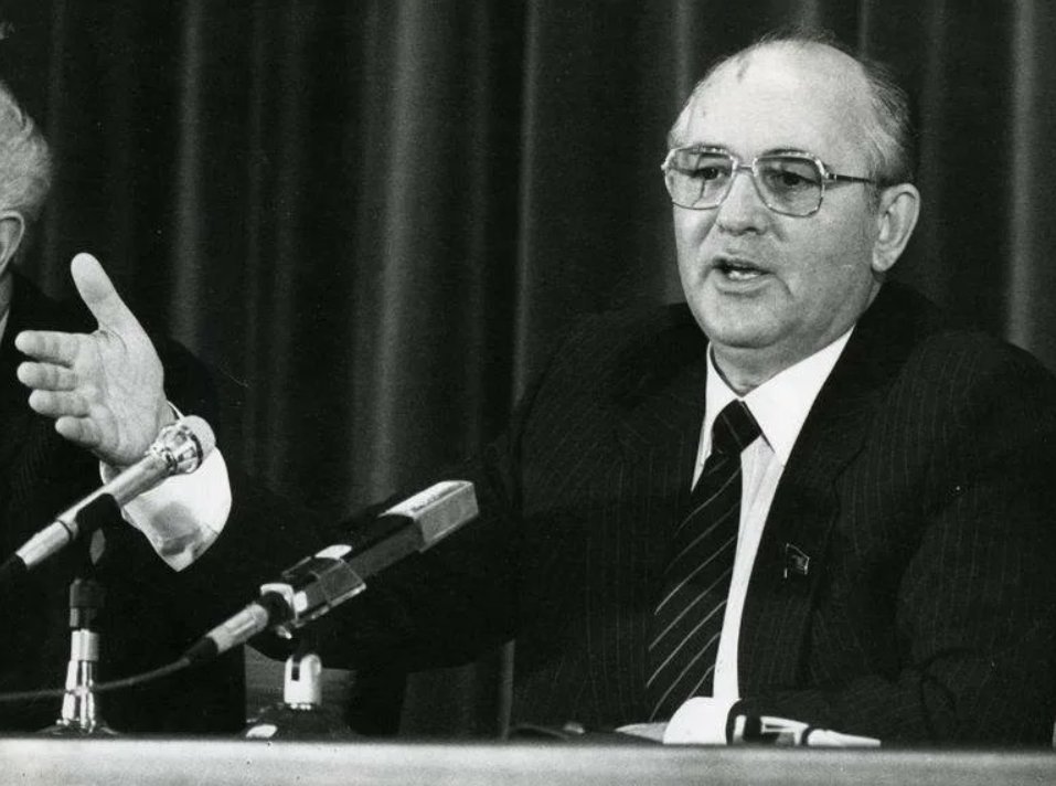 Сколько лет горбачев был у власти. Горбачев 1991. Горбачев 1986.