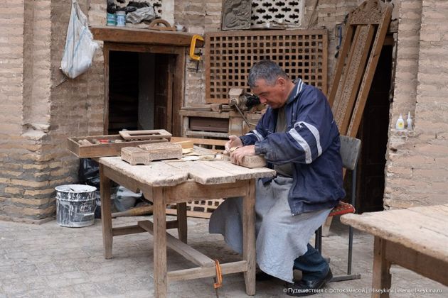Жизнь в Хиве: как выглядят и что делают жители древнего узбекского города