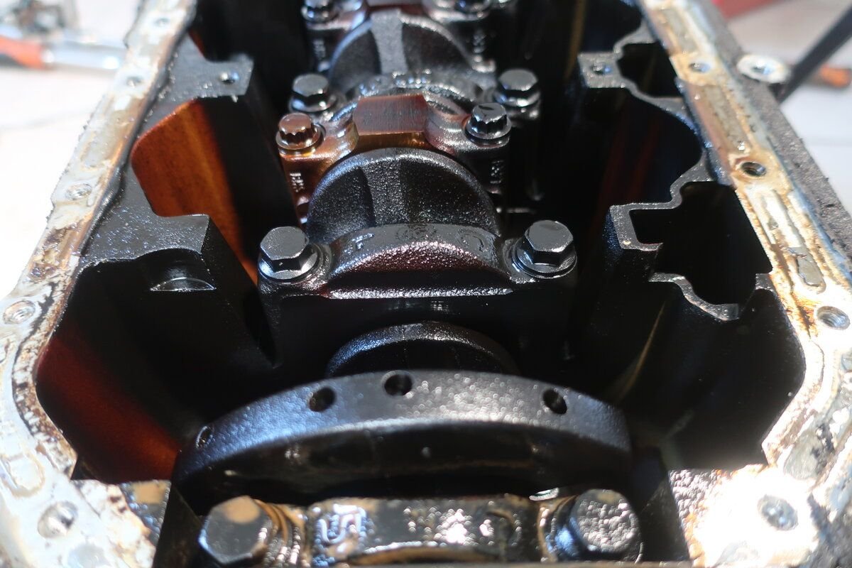 Двигатель с двумя коленвалами. Vfm2 разблр.