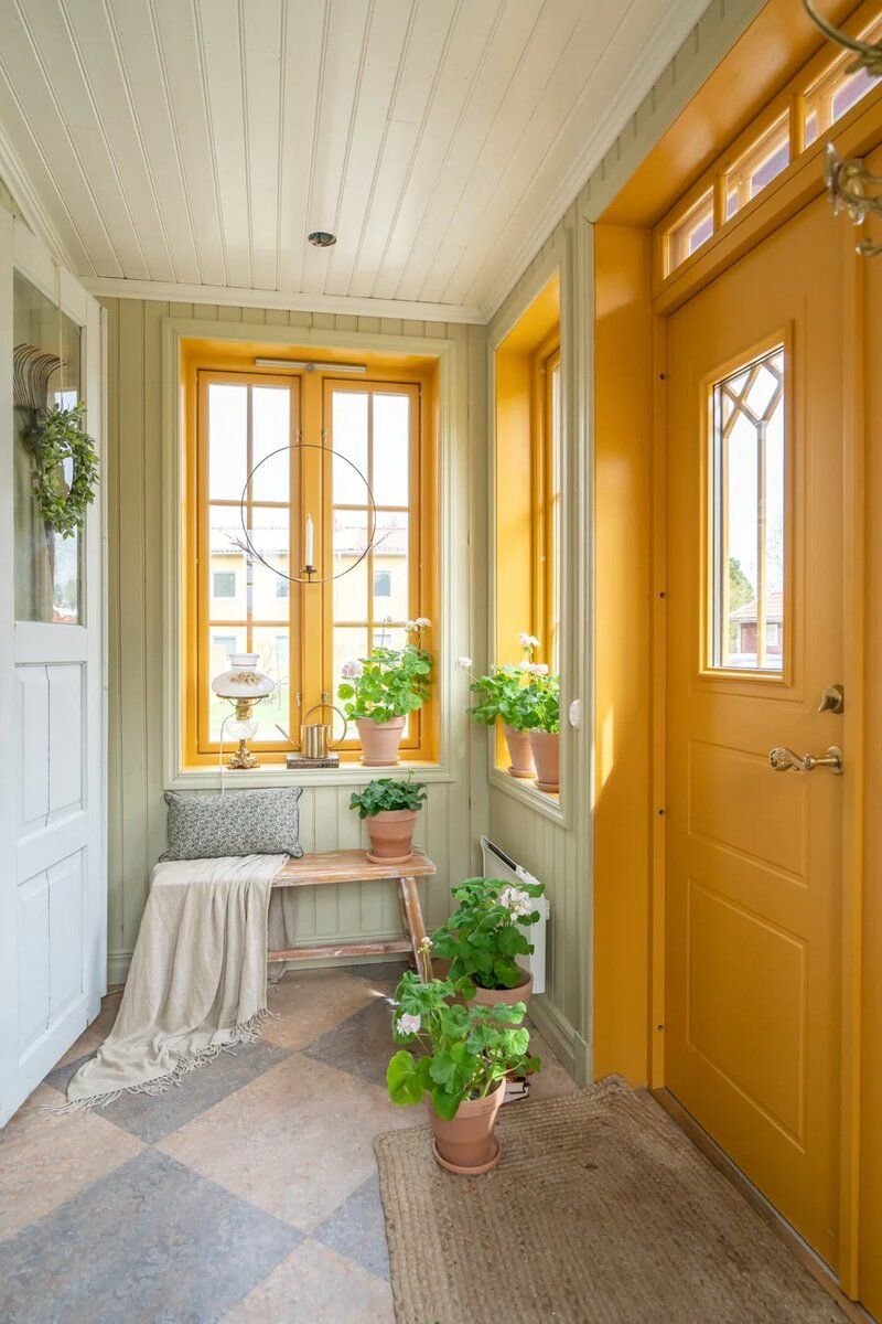 Сара и Саймон восстановили дом 19 века, вернули ему былую роскошь: сложные узоры Морриса, сочетание липового, голубого и желтого цветов