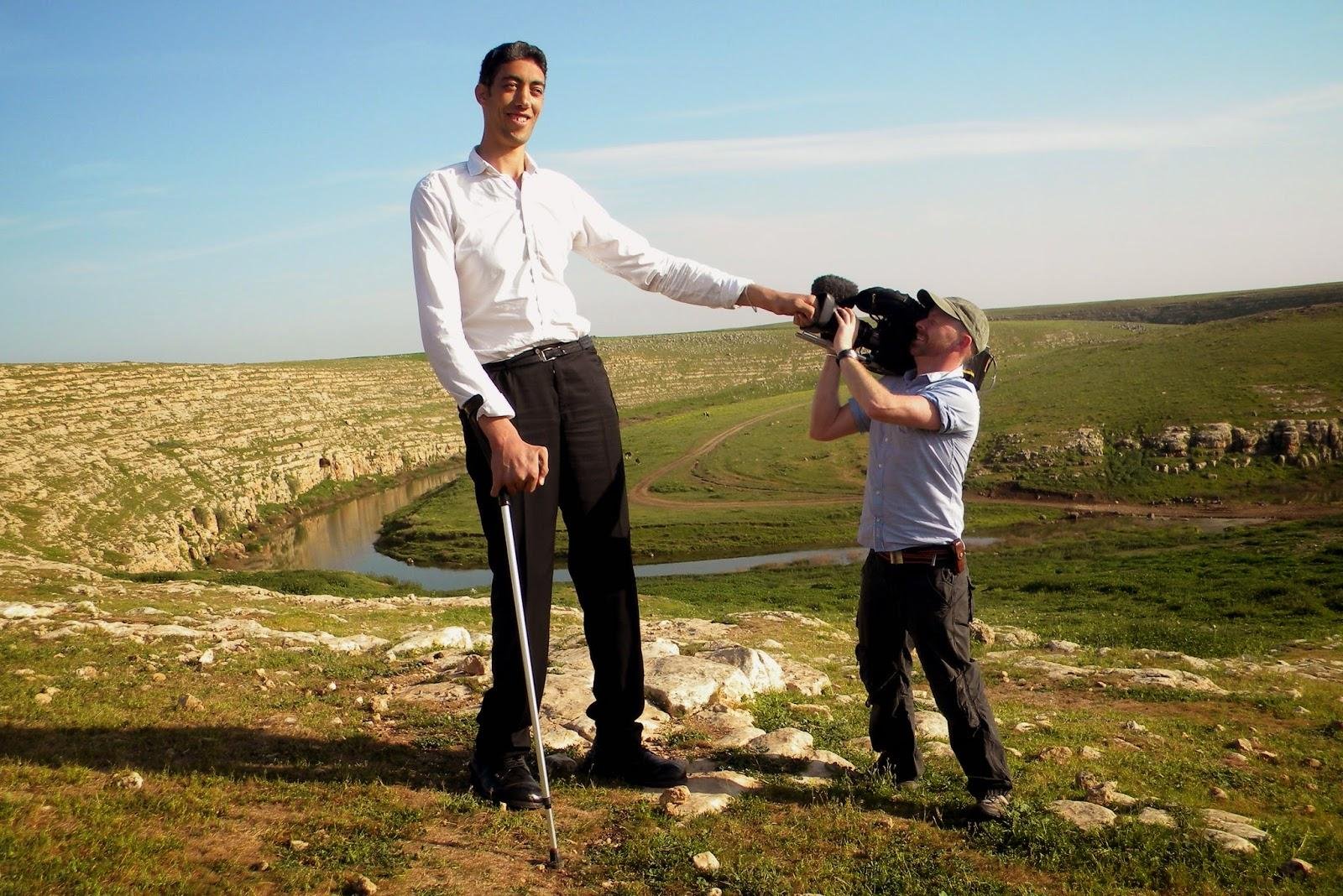 Cuánto mide el hombre más alto del mundo