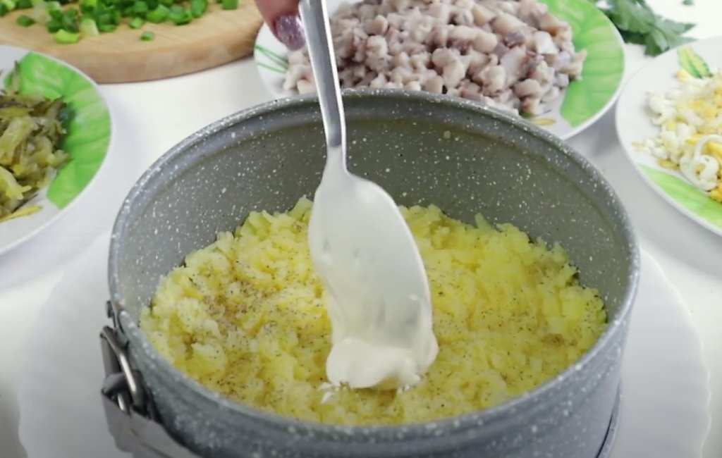 Селедка под "Новой шубой": интересный рецепт новогоднего салата для тех, кому надоел традиционный вариант