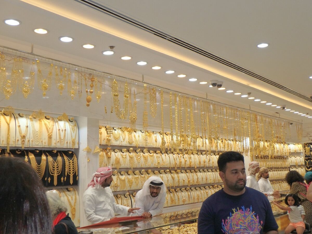 Дубай golden. Дубай Молл золотой базар. Золотой рынок (Dubai City of Gold). Голд СОУК Дубай. Золотой мол в Дубай.