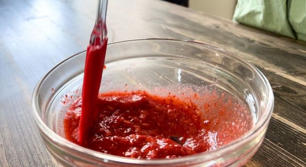 Как заготовить клубнику на зиму необычным способом: делаем клубничное масло