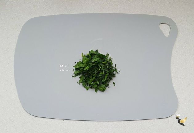 Рецепт вкусного салата «Карусель»: сразу и не поймешь, из чего он сделан, а попробуешь оторваться сложно
