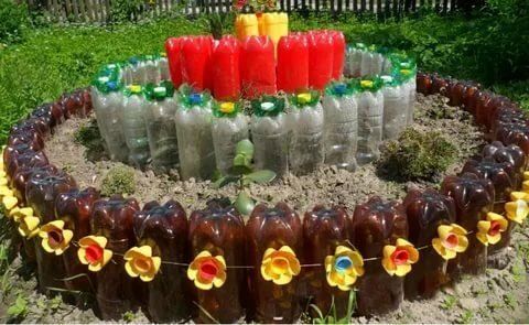Интересные и практичные идеи из пластиковых бутылок для дома и дачи